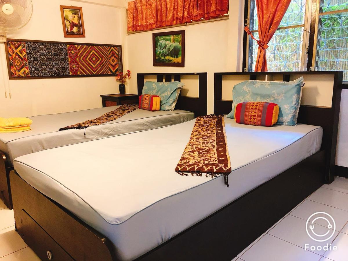Golden Fort Guesthouse Чіангмай Екстер'єр фото