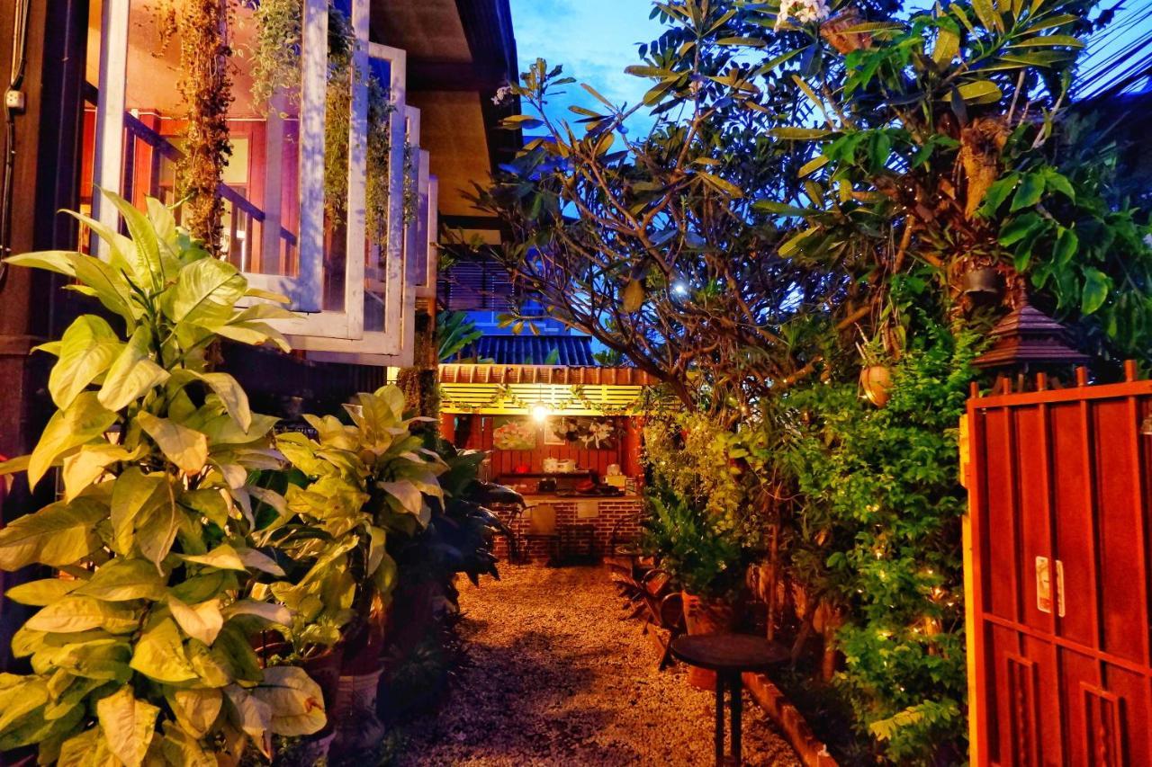 Golden Fort Guesthouse Чіангмай Екстер'єр фото