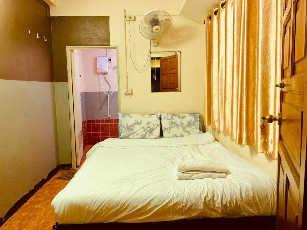 Golden Fort Guesthouse Чіангмай Екстер'єр фото